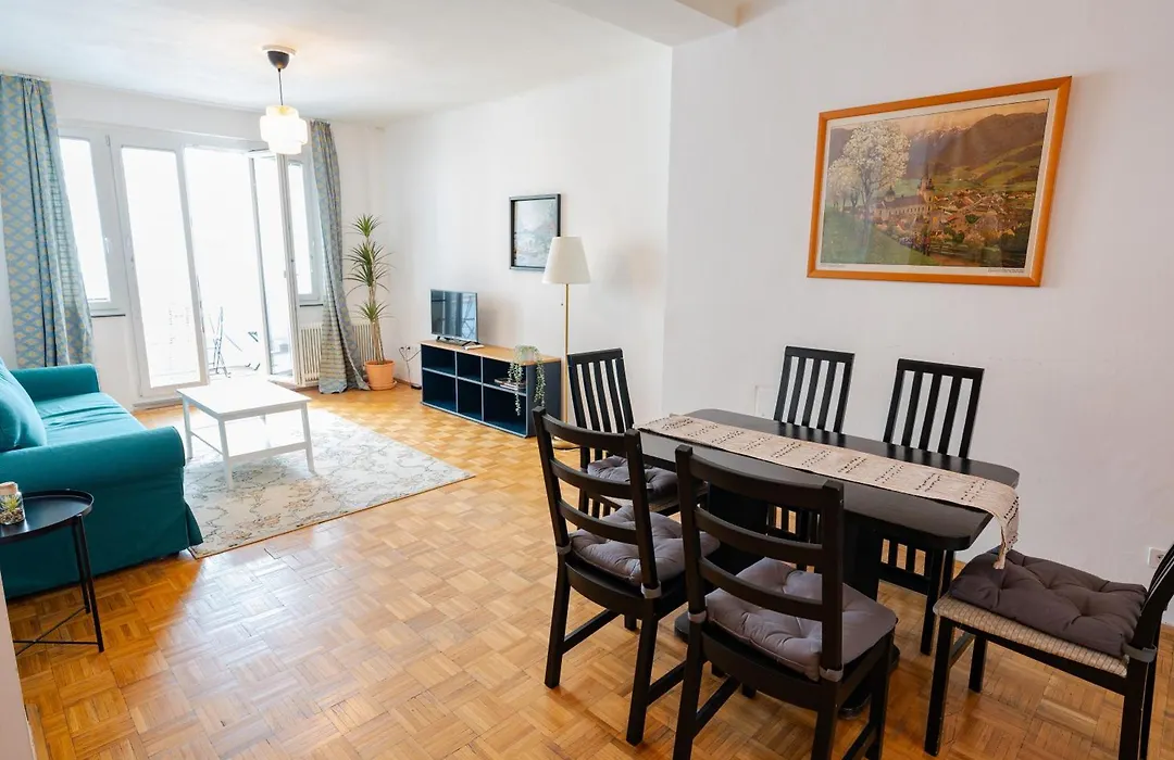 Central Living Apartment Opera-1